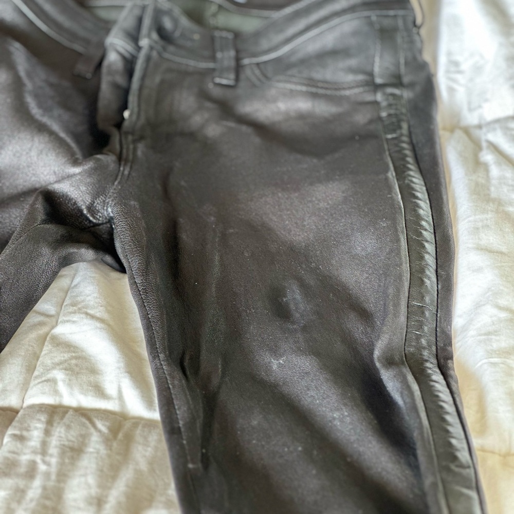 J Brand genuine leather, low rise size 26 - Picture 6 of 8